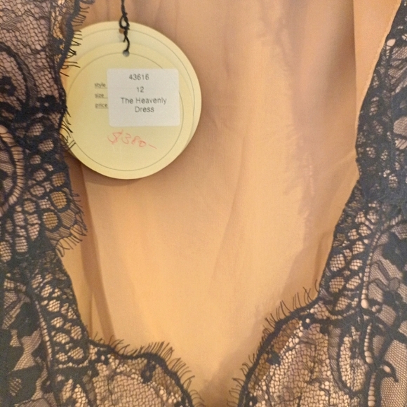 Grace & Hart Heavenly dress in Size 12 black lace - Picture 8 of 8